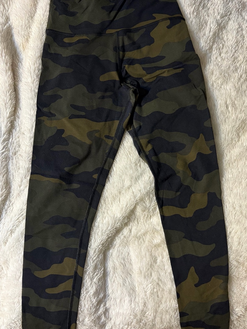 Victoria's Secret Pink Olive & Black Camo Leggings